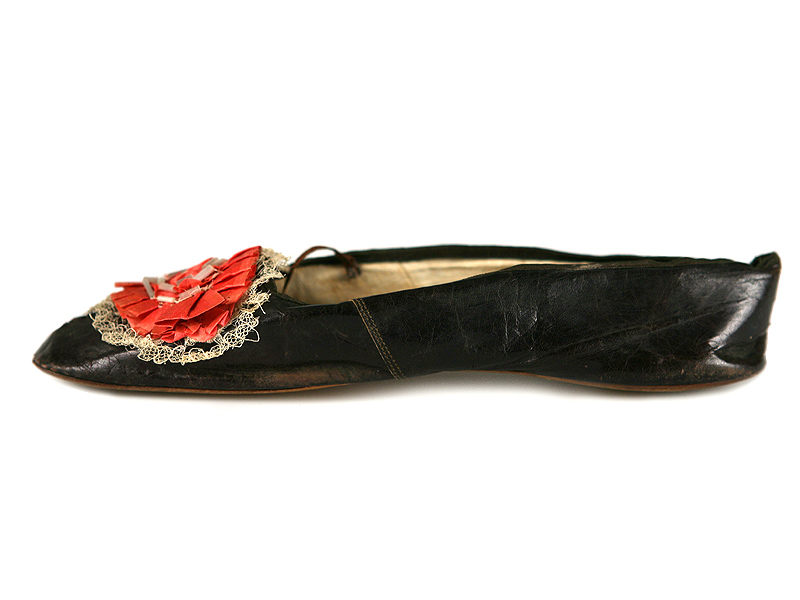 Shoe-Icons / Shoes / Kid Leather Slippers with a Red Silk Rosette on ...