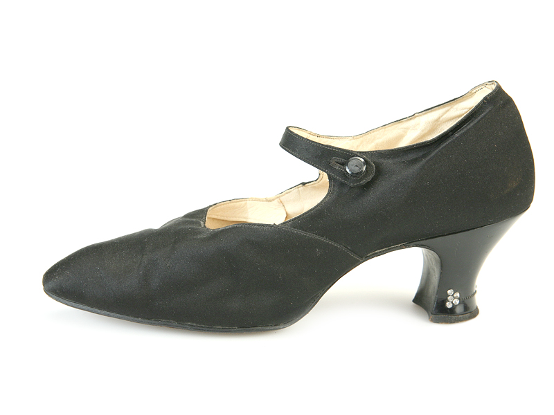 Shoe-Icons / Shoes / Black Silk Satin Strap Shoes with Paste Decorated ...