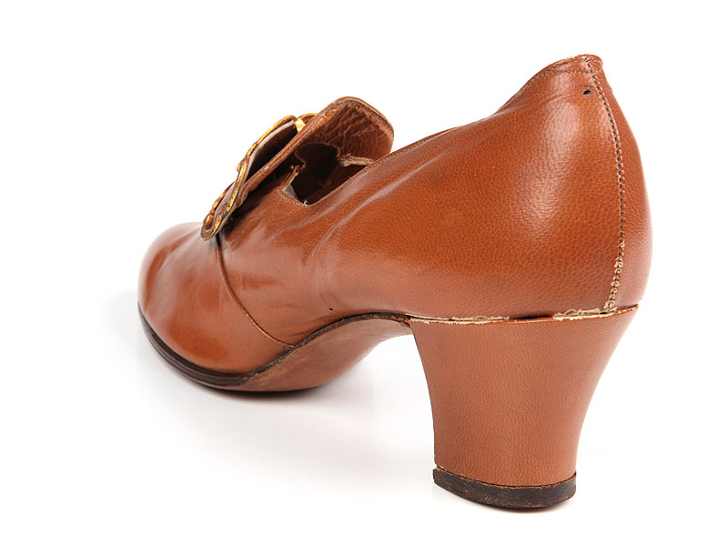 Shoe-Icons / Shoes / Tan leather cuban heel pumps with high tongue ...