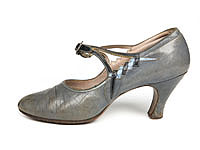 Shoe-Icons / Shoes / Grey leather shoes with a figured strap and ...