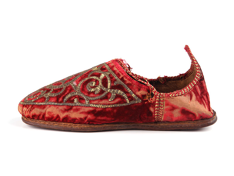 Shoe-Icons / Ethnic shoes / Home leather sole shoes with velvet gold ...