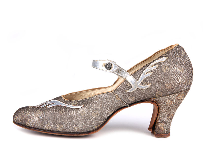 Shoe-Icons / Shoes / Golden brocade shoe with over the instep strap ...