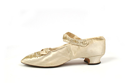 Shoe-Icons / Shoes / Satin Wedding Shoes, Decorated with Golden Beads ...