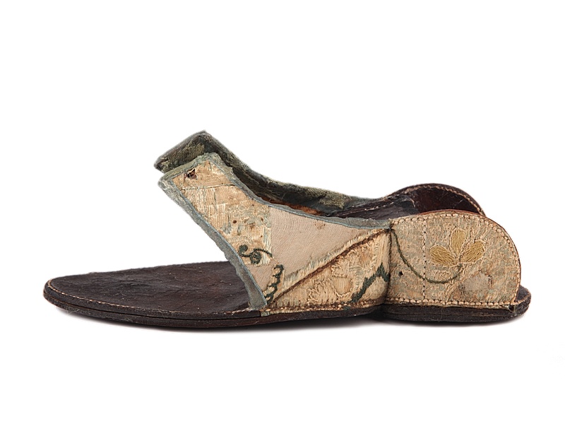 Shoe-Icons / Shoes / Lady's damask pattens, decorated with embroidery ...