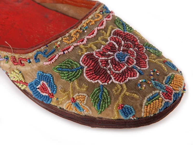Shoe-Icons / Shoes / Mules with floral multi-color beading and read ...