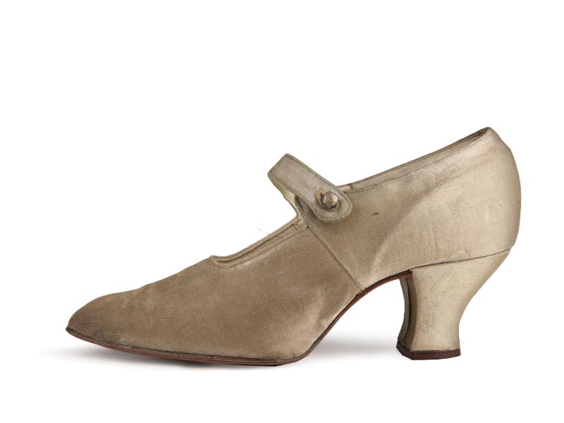 Shoe-Icons / Shoes / Evening gold lame shoes with buttoned strap over ...