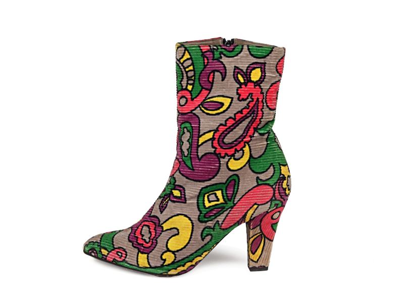 Shoe-Icons / Shoes / Lady's velvet high boots with Paisley design.