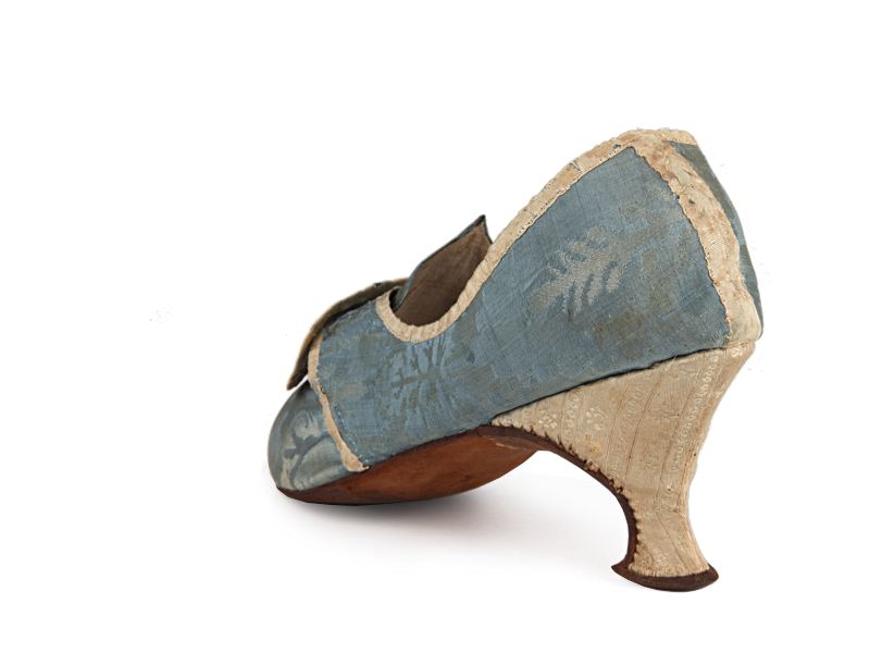 Shoe-Icons / Shoes / American colonial period silk damask shoes.