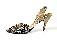 Shoe-Icons / Shoes / Gold Leather Strap Shoes with Tavarnel Lace Upper